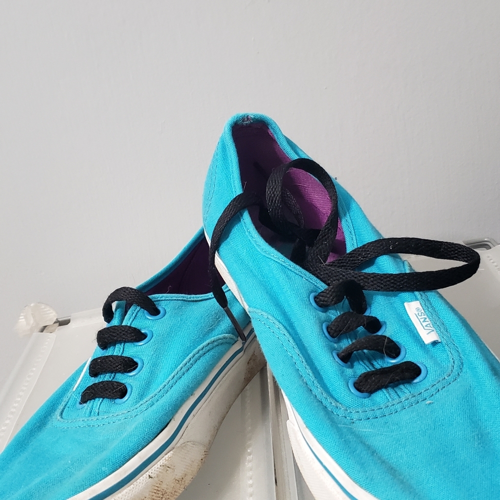 Vans - Picture 2 of 3